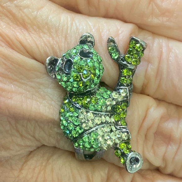 Panda Ring in green and yellow crystals - Picture 2 of 4